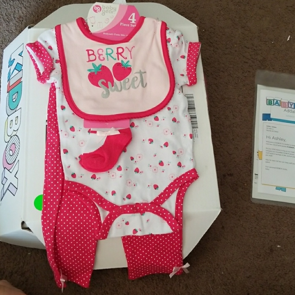 6-9m baby gear strawberry outfit